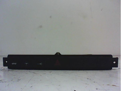 BOUTON DE WARNING FIAT PUNTO