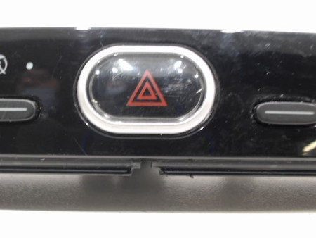 BOUTON DE WARNING FIAT PUNTO