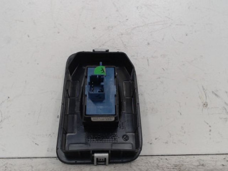COMMANDE LEVE-GLACE PORTE AVD FIAT FIORINO