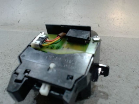 COMMANDE CLIGNOTANT VOLVO V50