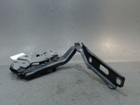 COMPAS DROIT CAPOT AUDI A3