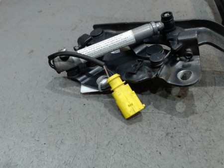 COMPAS DROIT CAPOT AUDI A3