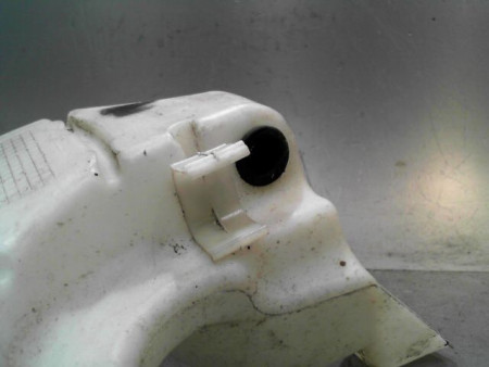 RESERVOIR LAVE-GLACE AVANT FORD FOCUS