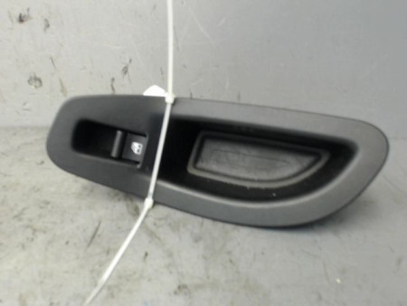 COMMANDE LEVE-GLACE PORTE ARD FIAT 500X