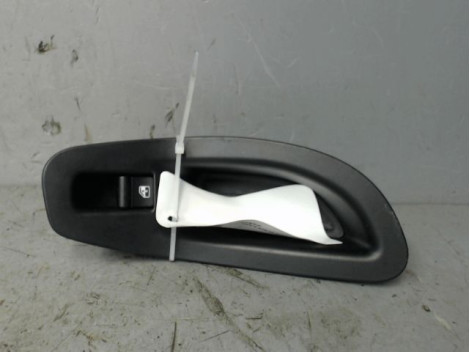 COMMANDE LEVE-GLACE PORTE ARG FIAT 500X