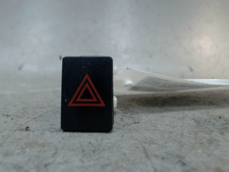 BOUTON DE WARNING NISSAN QASHQAI