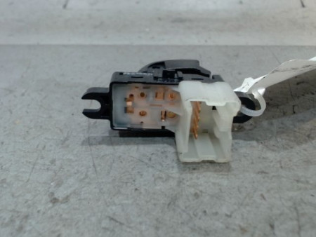 COMMANDE LEVE-GLACE PORTE AVD NISSAN X-TRAIL
