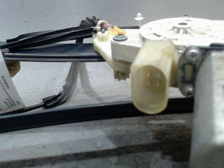 MECANISME+MOTEUR LEVE-GLACE AVANT DROIT B.M.W. SERIE 1