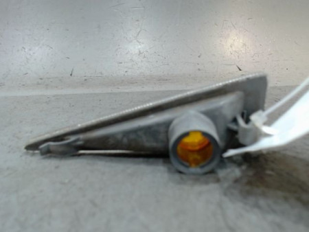 REPETITEUR AILE GAUCHE RENAULT MEGANE