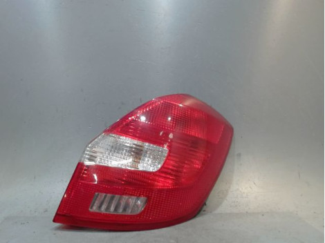 FEU ARRIERE DROIT SKODA FABIA