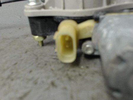 MECANISME+MOTEUR LEVE-GLACE AVANT DROIT KIA RIO