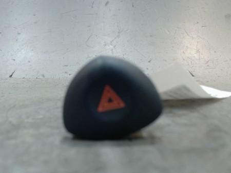 BOUTON DE WARNING RENAULT CLIO