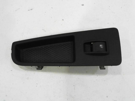 COMMANDE LEVE-GLACE PORTE AVD FIAT PUNTO