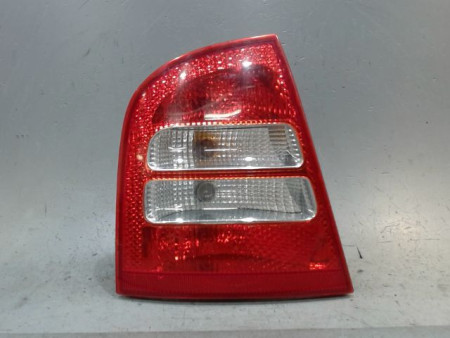 FEU ARRIERE GAUCHE  SKODA OCTAVIA
