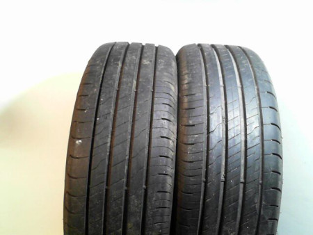 Paire de pneus GOOD YEAR EFFICIENT GRIP PERFORMANCE 2 205 60 16 92 H