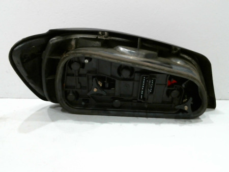 FEU ARRIERE DROIT PEUGEOT 306 97-2001