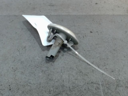 REPETITEUR AILE DROIT PEUGEOT 107