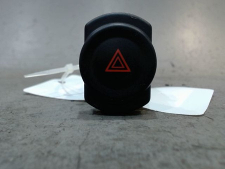BOUTON DE WARNING DACIA DUSTER