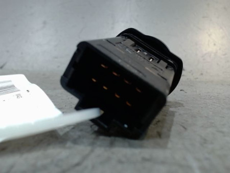 BOUTON DE WARNING DACIA DUSTER