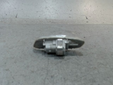 REPETITEUR RETROVISEUR DROIT PEUGEOT 308