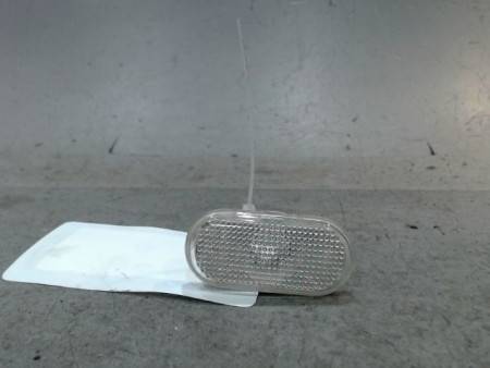 REPETITEUR AILE DROIT RENAULT TWINGO