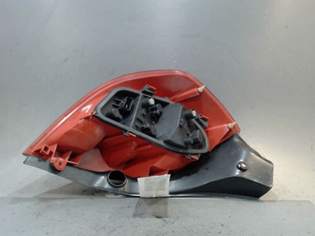 FEU ARRIERE DROIT RENAULT CLIO