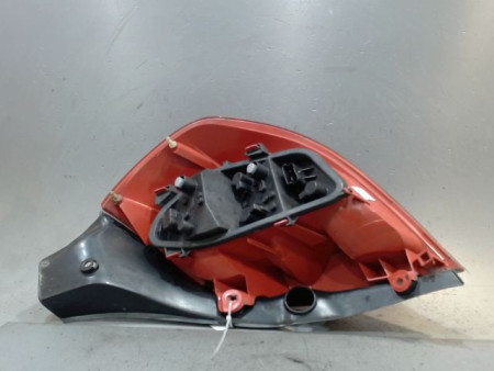 FEU ARRIERE GAUCHE  RENAULT CLIO