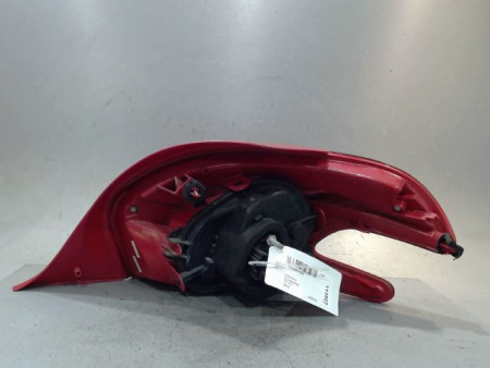 FEU ARRIERE GAUCHE  PEUGEOT 208