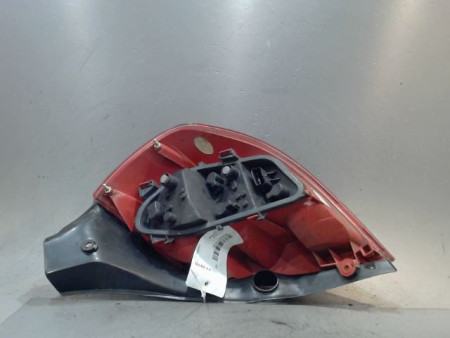 FEU ARRIERE GAUCHE  RENAULT CLIO