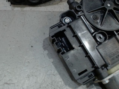 MECANISME+MOTEUR LEVE-GLACE AVANT GAUCHE VOLKSWAGEN POLO