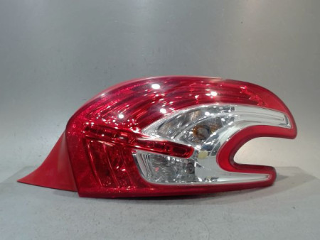 FEU ARRIERE DROIT PEUGEOT 208