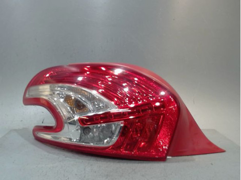 FEU ARRIERE GAUCHE  PEUGEOT 208