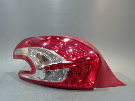 FEU ARRIERE GAUCHE  PEUGEOT 208