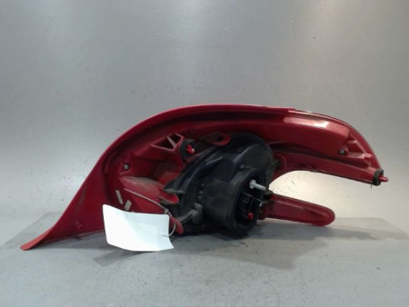 FEU ARRIERE GAUCHE  PEUGEOT 208