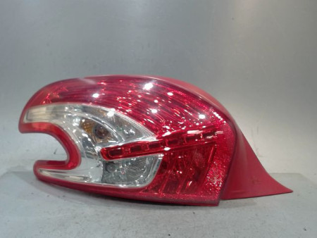 FEU ARRIERE GAUCHE  PEUGEOT 208