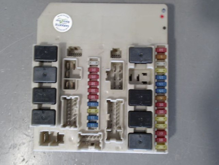 BOITE A FUSIBLES RENAULT MODUS