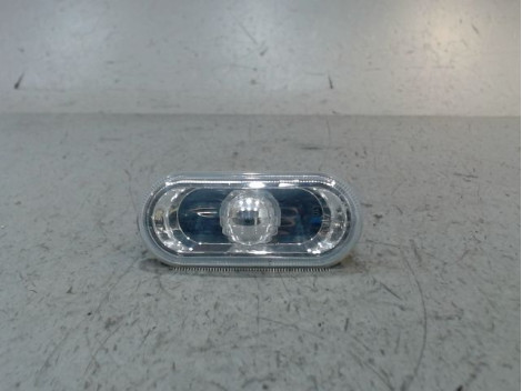 REPETITEUR AILE DROIT VOLKSWAGEN POLO