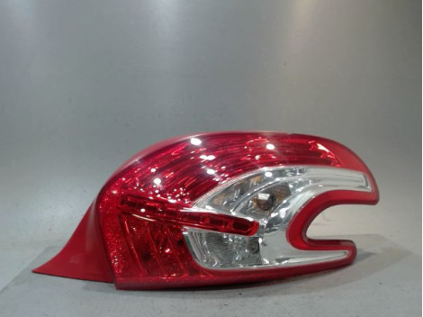 FEU ARRIERE DROIT PEUGEOT 208