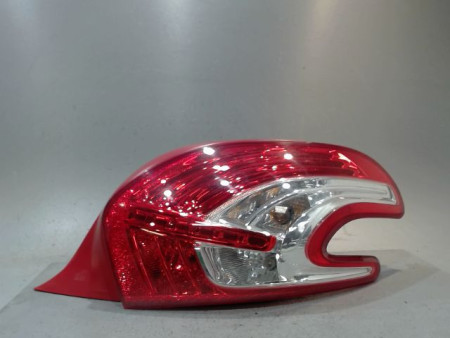 FEU ARRIERE DROIT PEUGEOT 208