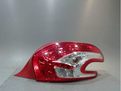 FEU ARRIERE DROIT PEUGEOT 208