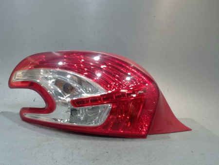 FEU ARRIERE GAUCHE  PEUGEOT 208