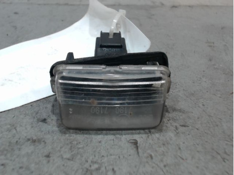 ECLAIREUR PLAQUE DE POLICE GAUCHE PEUGEOT 206