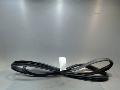 JOINT PORTE AVANT DROIT DACIA SANDERO