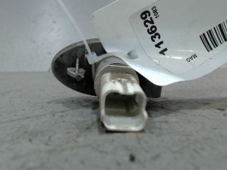 REPETITEUR AILE DROIT PEUGEOT 607