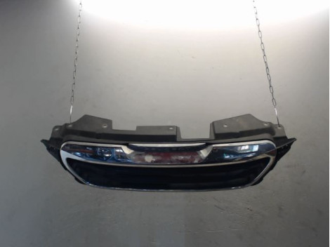 CALANDRE PEUGEOT 108
