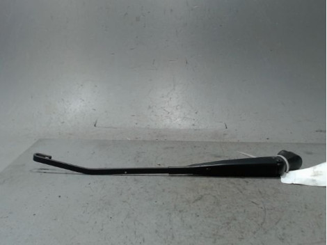 BRAS ESSUIE-GLACE ARRIERE TOYOTA PRIUS
