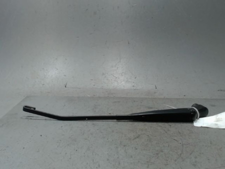 BRAS ESSUIE-GLACE ARRIERE TOYOTA PRIUS