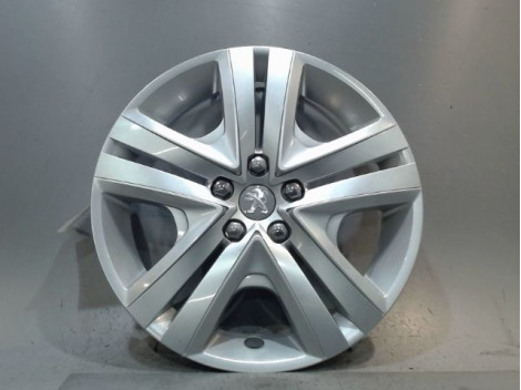 ENJOLIVEUR DE ROUE PEUGEOT 208