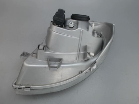 PHARE DROIT RENAULT TRAFIC