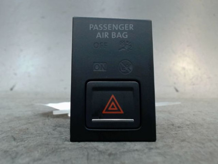BOUTON DE WARNING VOLKSWAGEN GOLF